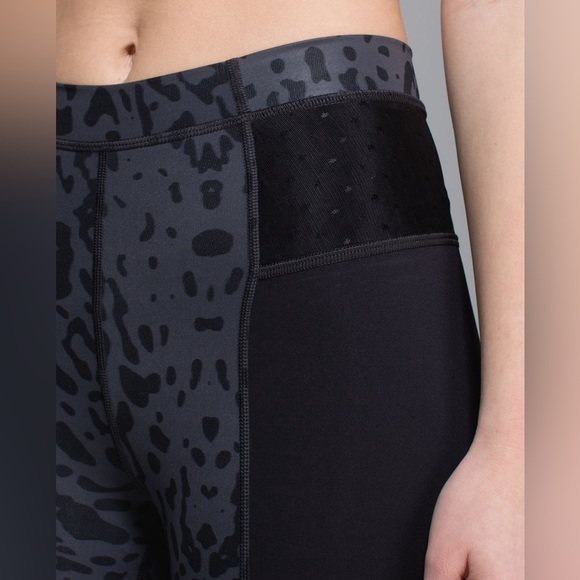 Lululemon Just Breathe Pant Animal Swirl Deep Coal Light/ Black SEE MEASUREMENTS - Picture 4 of 13
